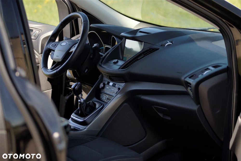 Ford Kuga - 22