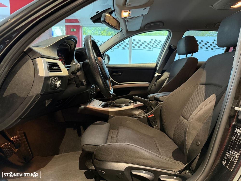 BMW 320 d EfficientDynamics Navigation - 8