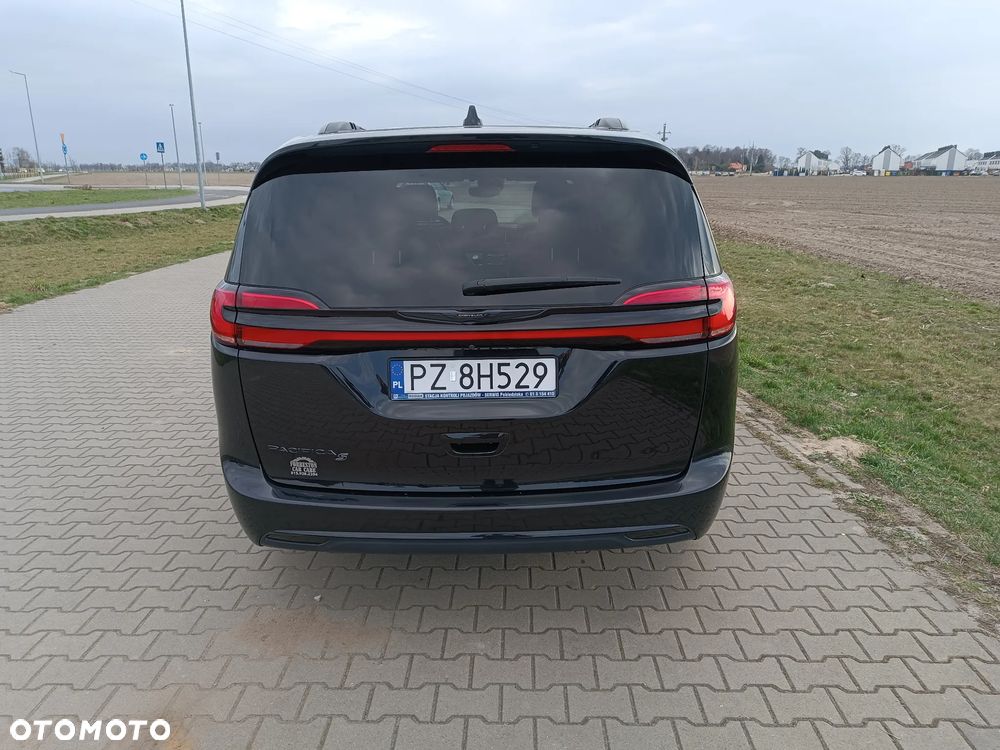 Chrysler Pacifica - 4