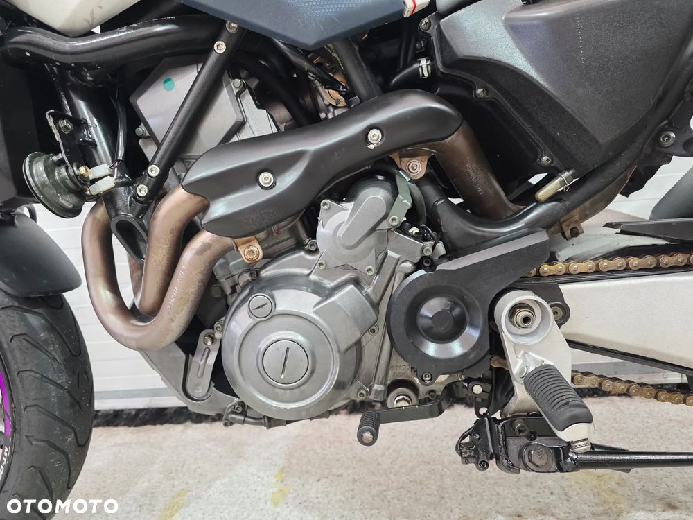 Yamaha MT - 19