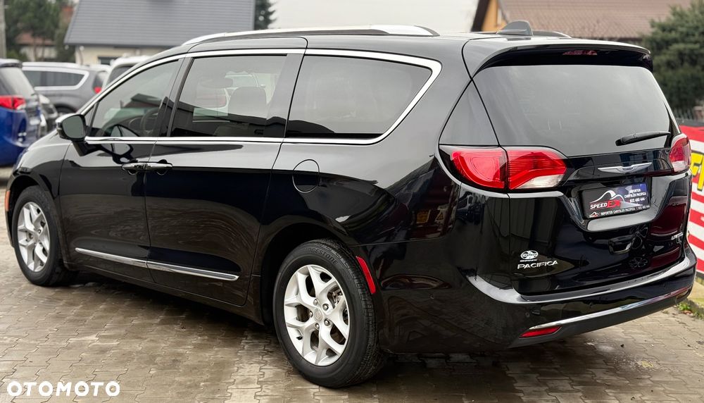 Chrysler Pacifica - 7