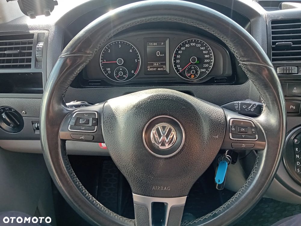 Volkswagen Caravelle - 22
