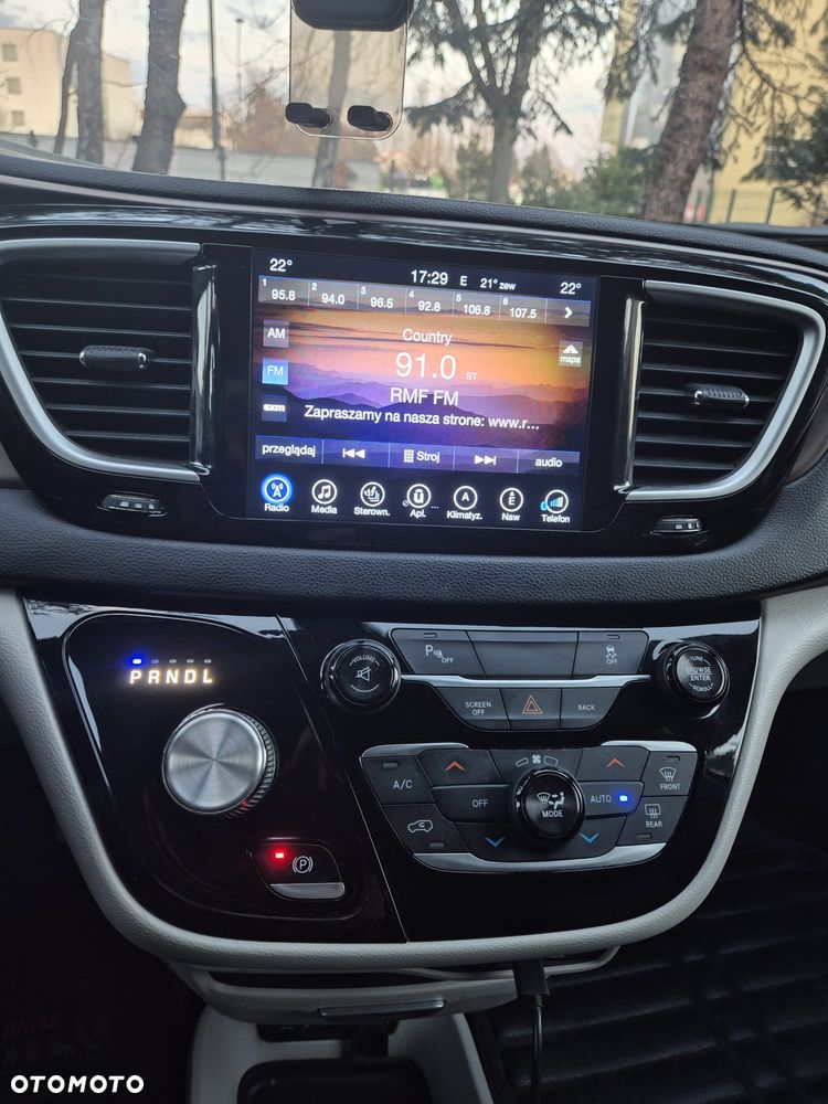 Chrysler Pacifica - 7