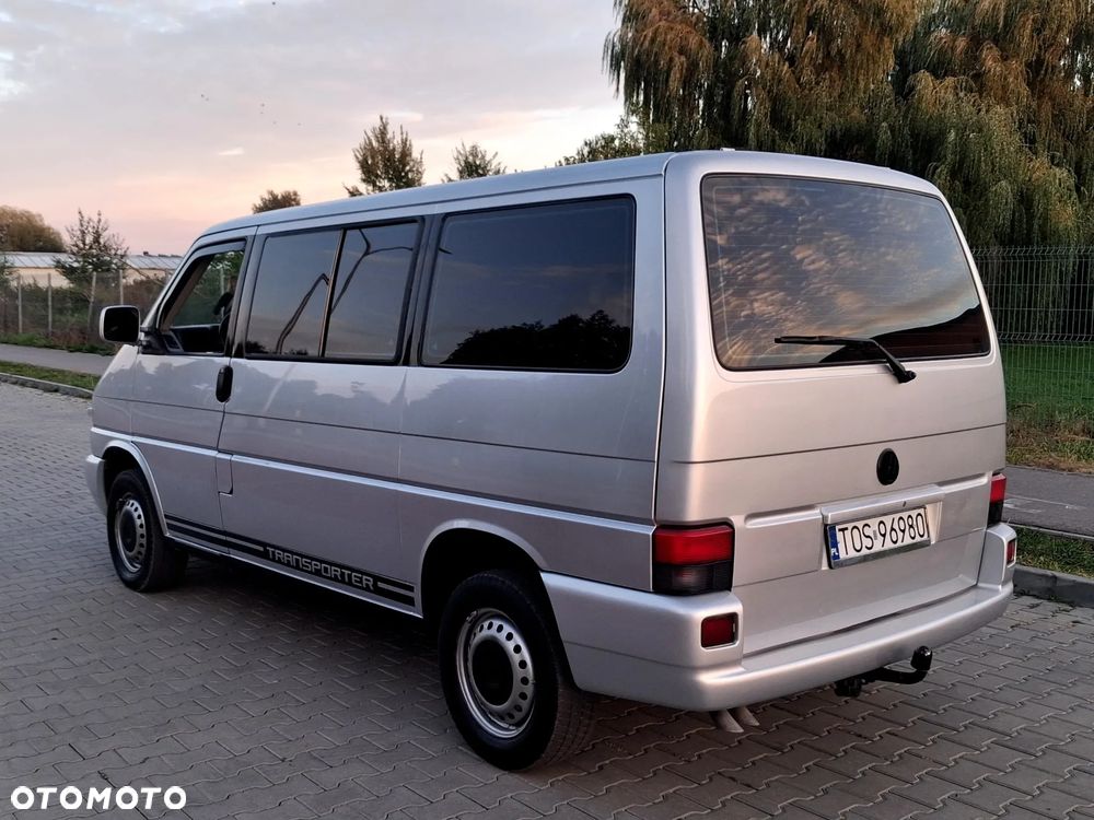 Volkswagen Caravelle - 3