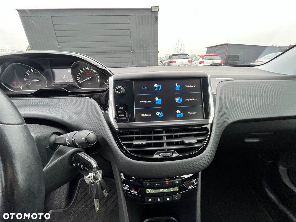 Peugeot 208 1.2 PureTech GPF Allure S&S EAT6 - 15