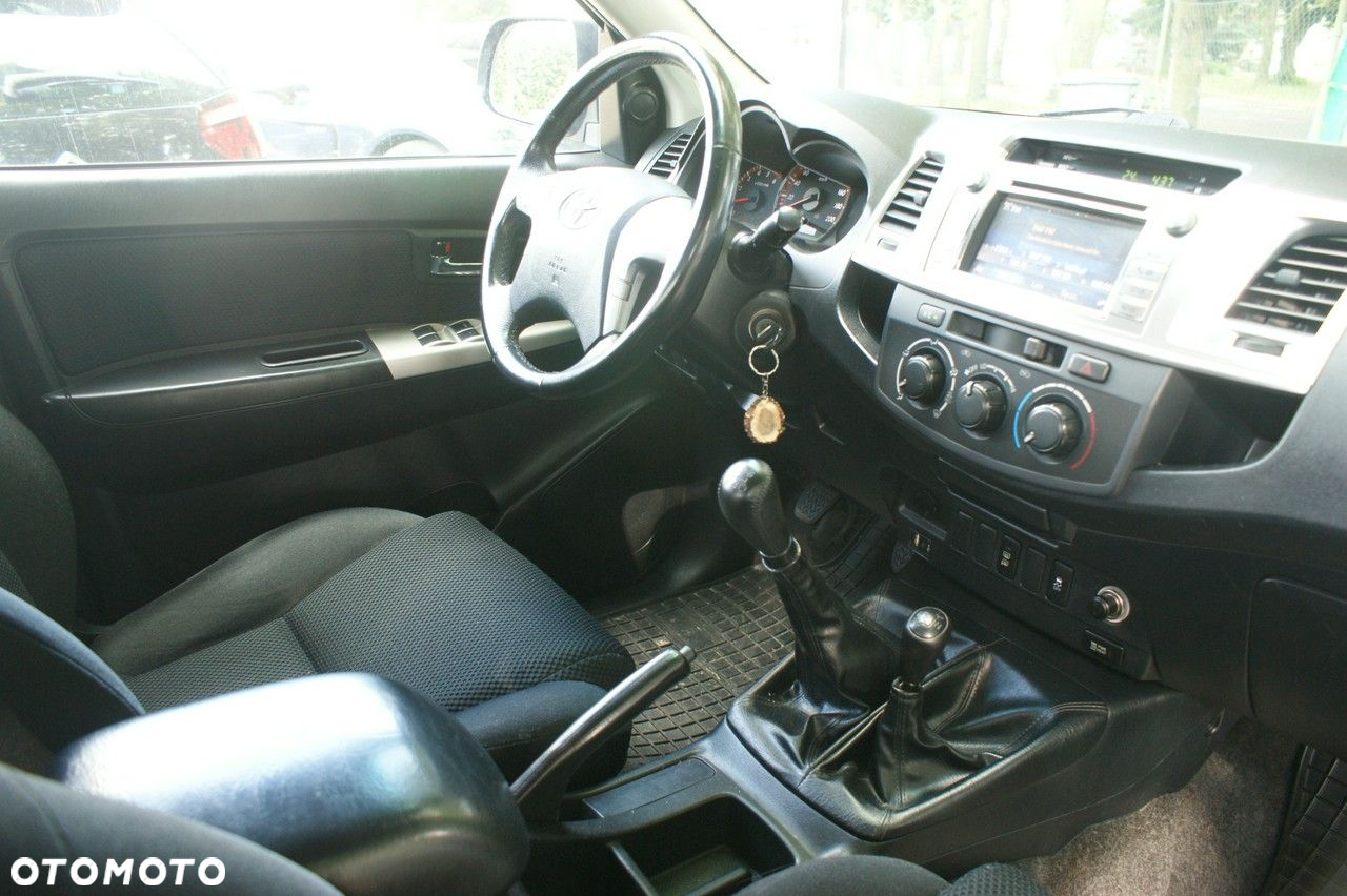Toyota Hilux - 18