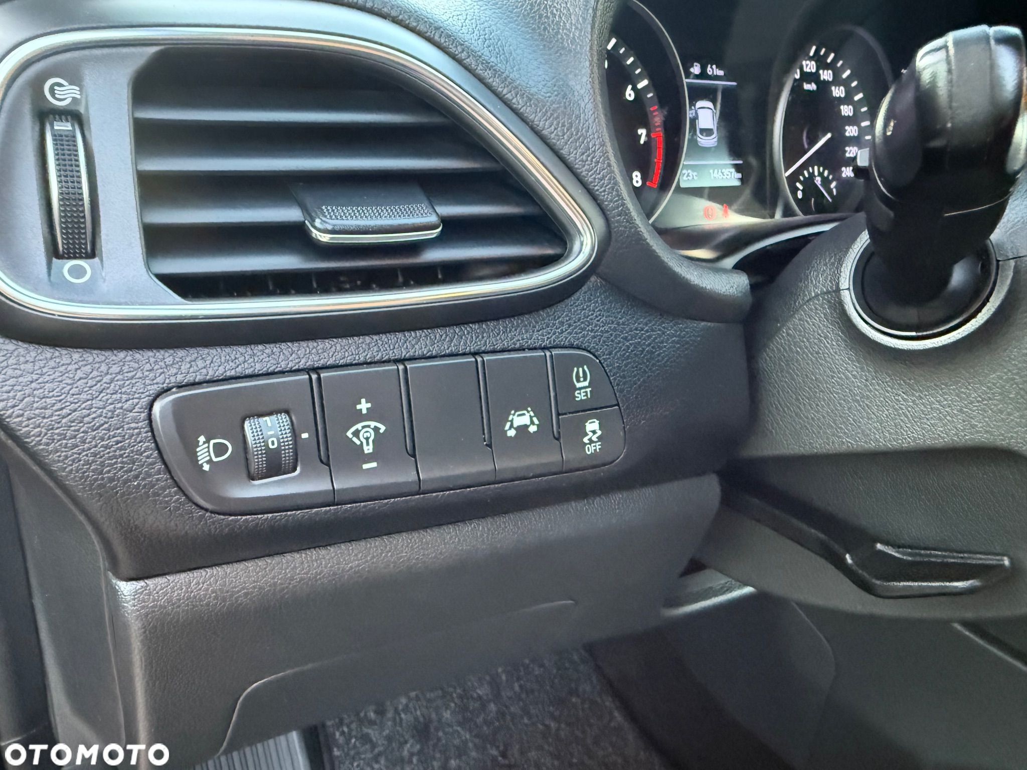 Hyundai i30 Kombi 1.4 Select - 18