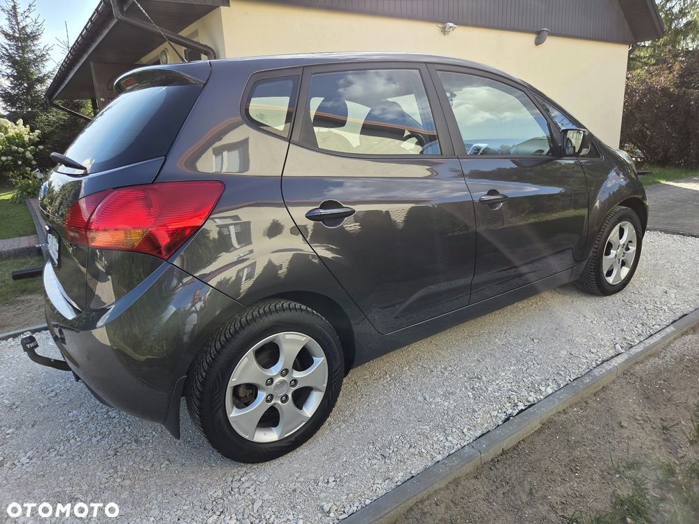 Kia Venga 1.6 L - 6