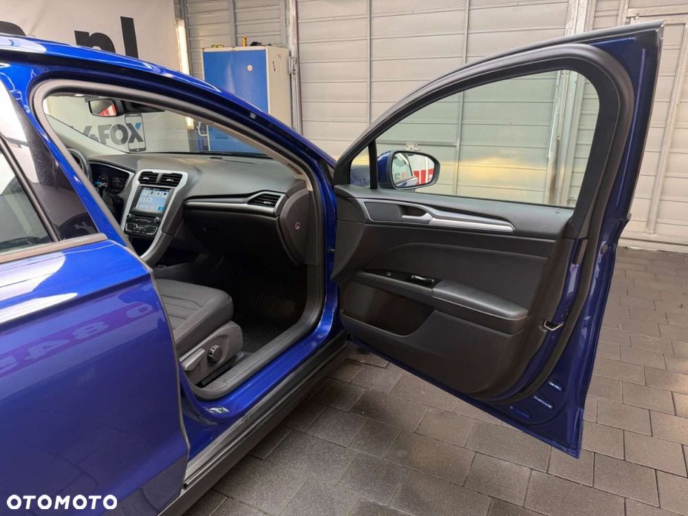 Ford Mondeo - 35