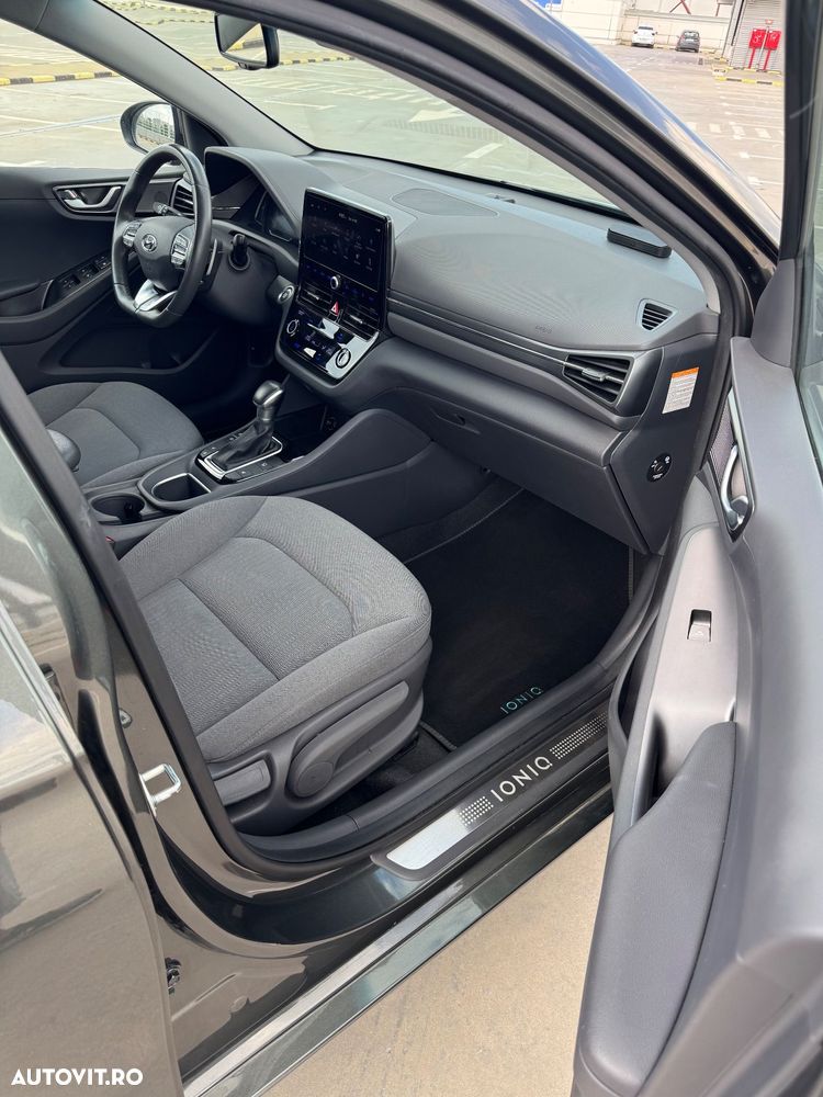 Hyundai IONIQ - 10