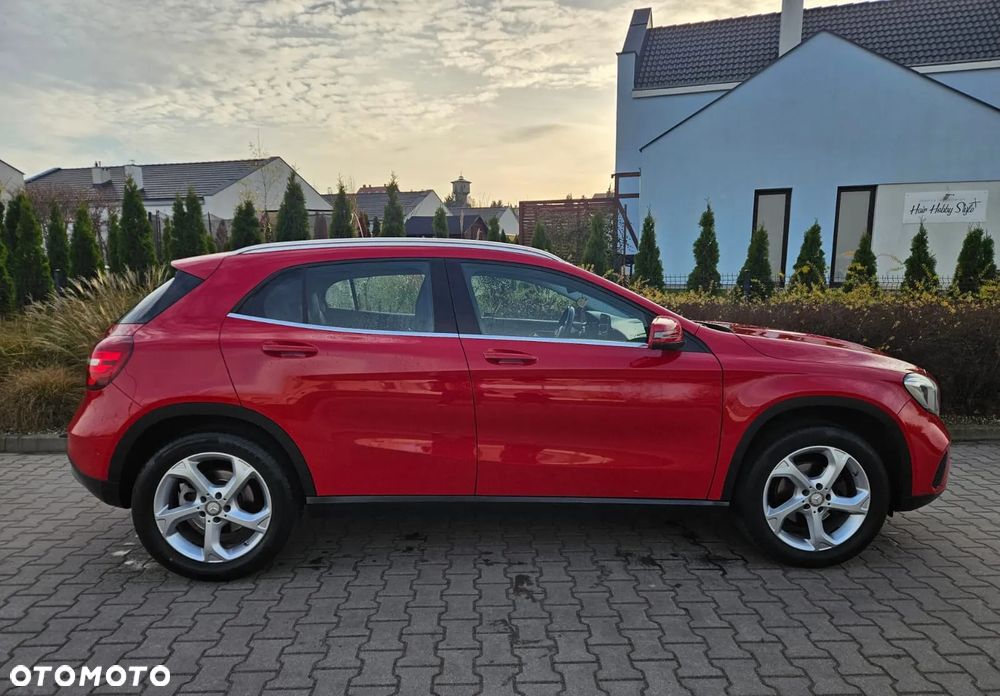 Mercedes-Benz GLA 200 7G-DCT - 7