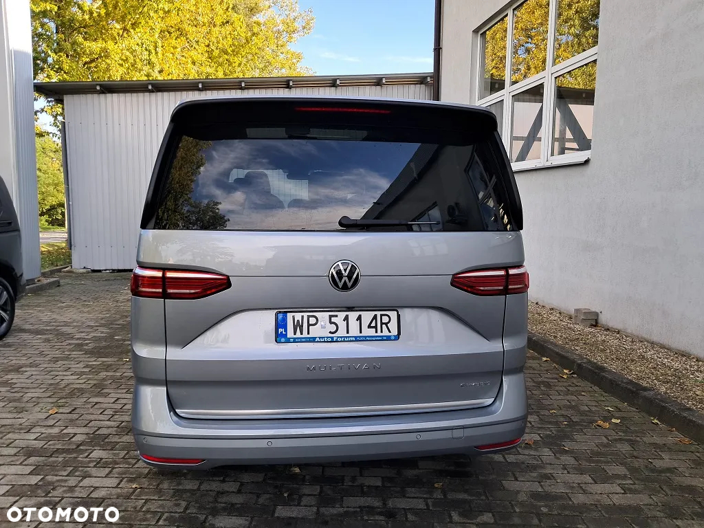 Volkswagen Multivan - 10