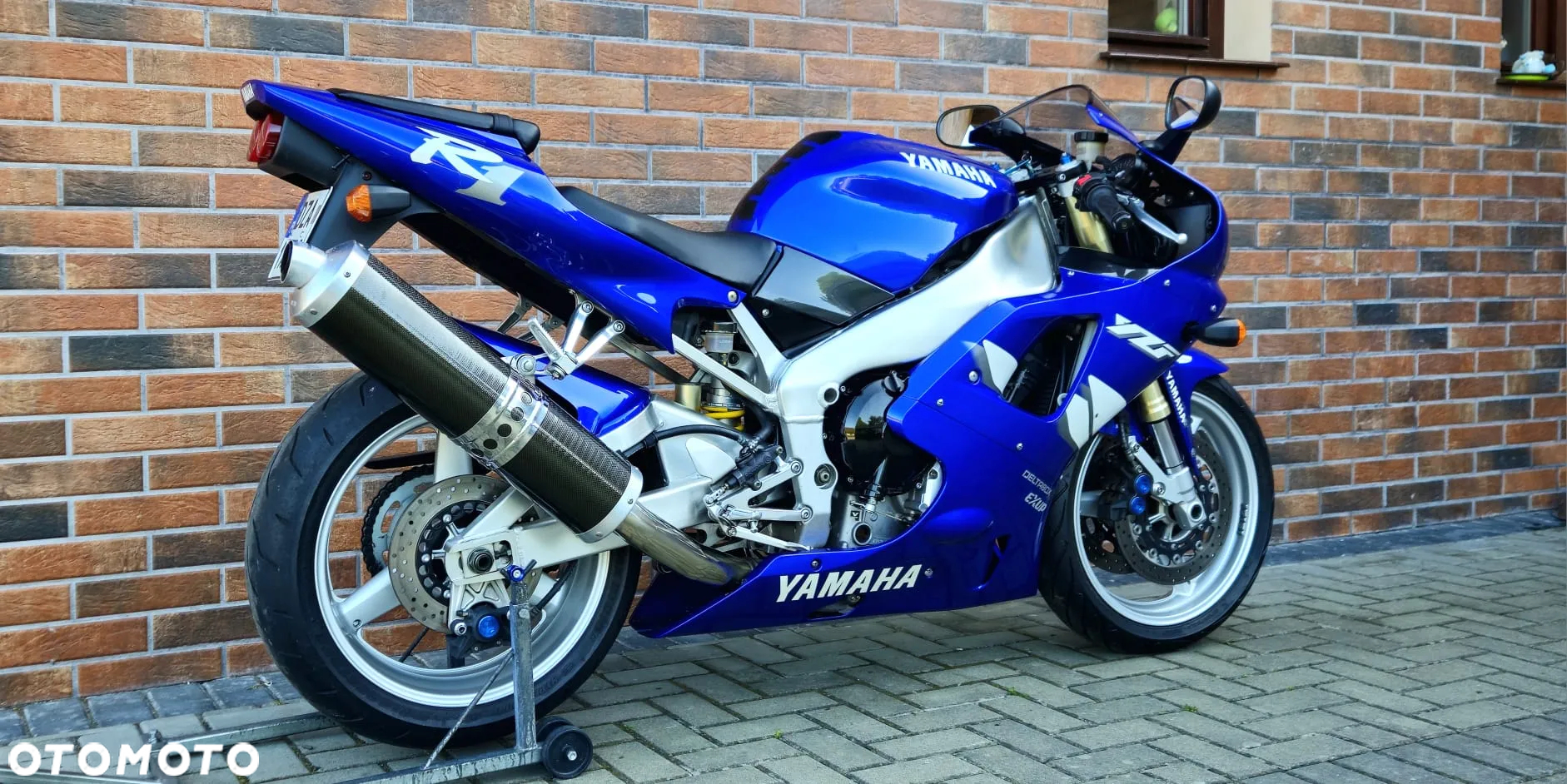 Yamaha YZF - 8