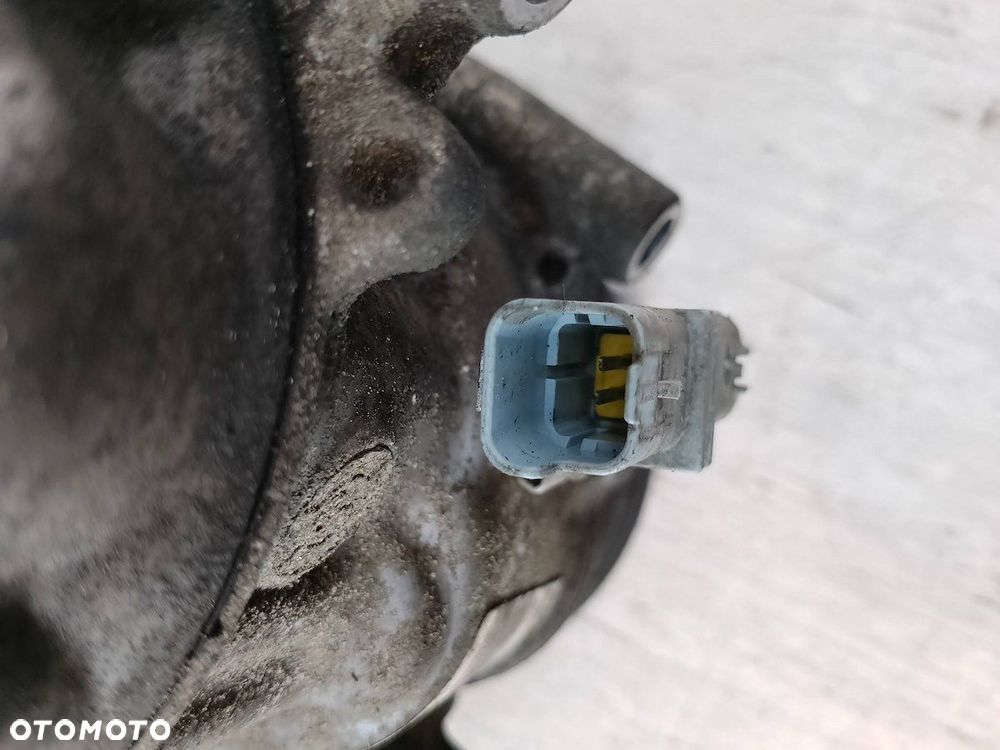 POMPA, SPRĘŻARKA KLIMATYZACJI RENAULT CLIO III 8200357173-B  SD6V12 1.2 16V - 6