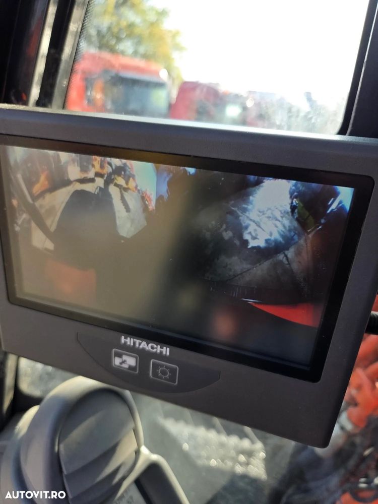 Hitachi ZX250LC-6, 2020, 4.294h, 28t, cupa NOUA 1,55mc, lant 95% bun doar 136h mars, Consum mediu 11l/h, 3 pompe hidr HITACHI, produs in JAPOANIA, inst picon pe brate, camera spate si laterale, Ad sapare 7,5m, posibil leasing, CA NOU-PROMOTIE 106.900 Eur - 6