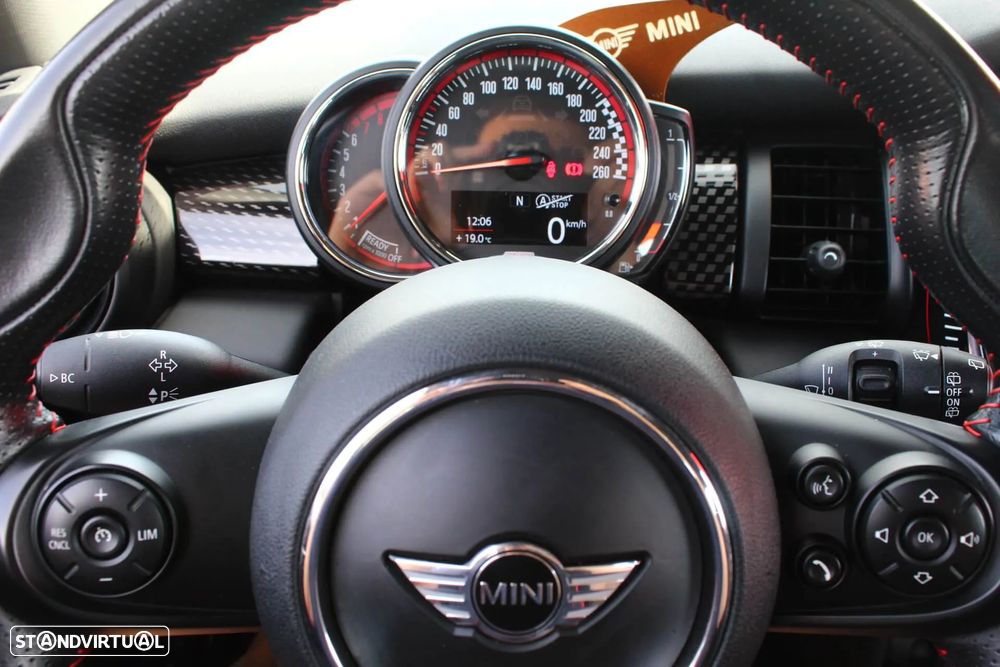 MINI 3 Portas John Cooper Works - 18
