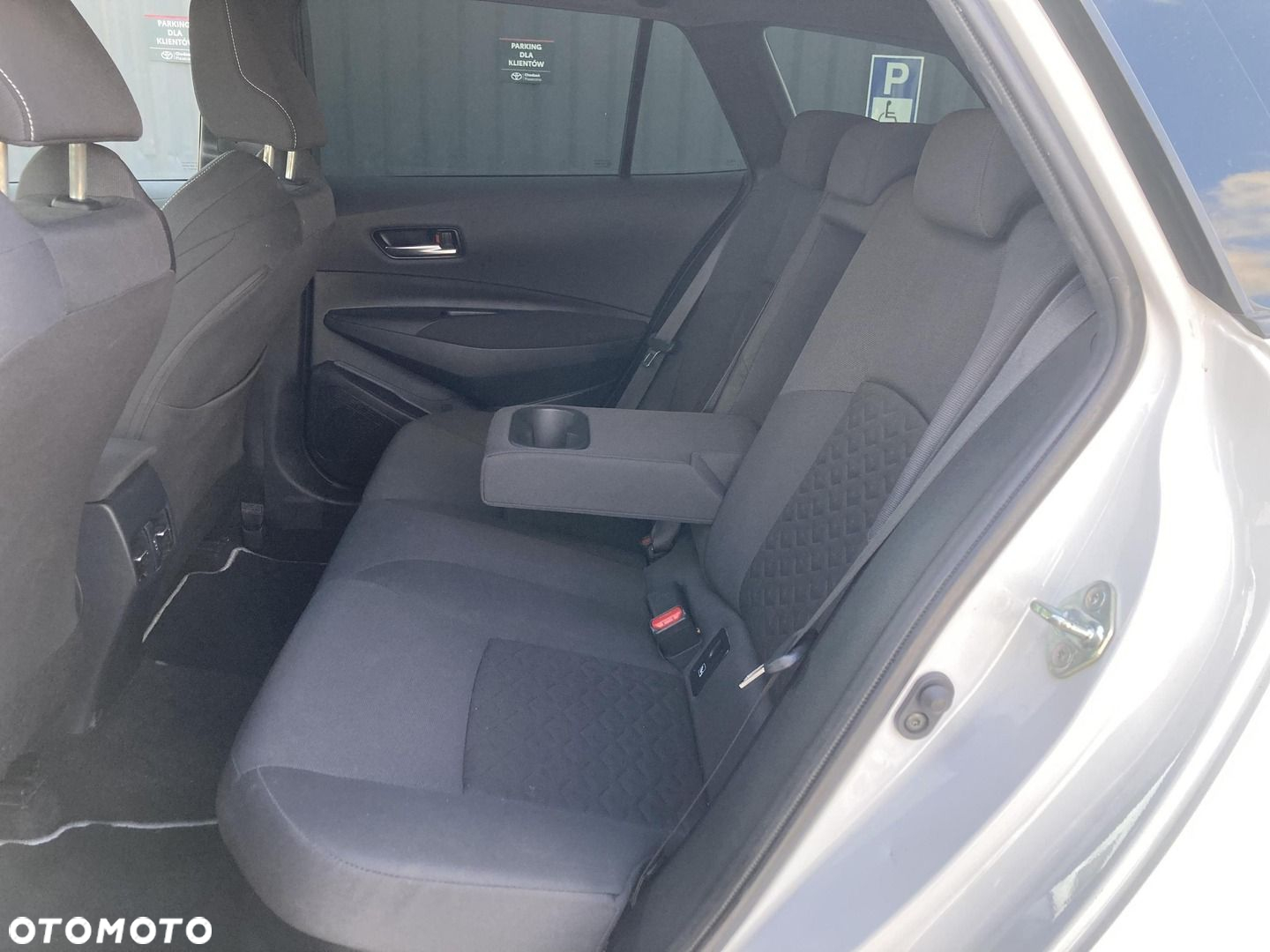 Toyota Corolla 2.0 Hybrid Comfort - 25