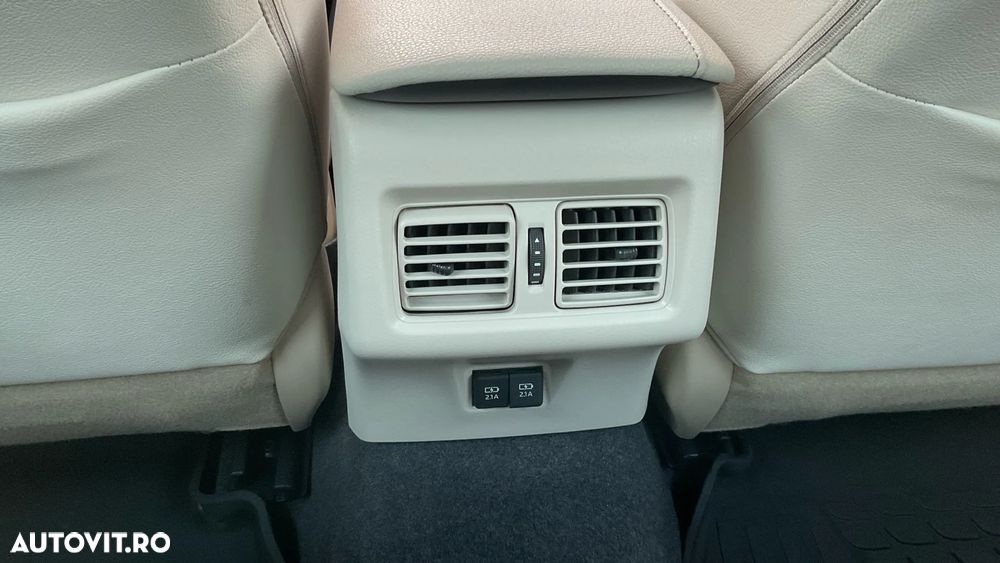 Toyota Camry 2.5 Hybrid Exclusive - 36