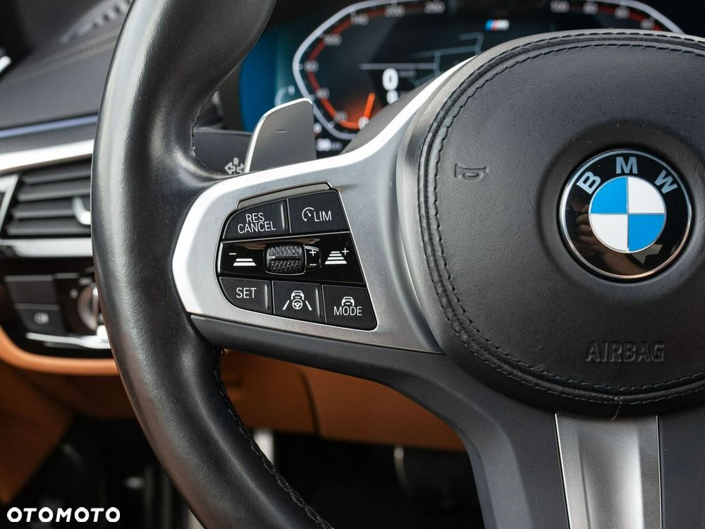 BMW Seria 5 540i xDrive mHEV M Sport sport - 14