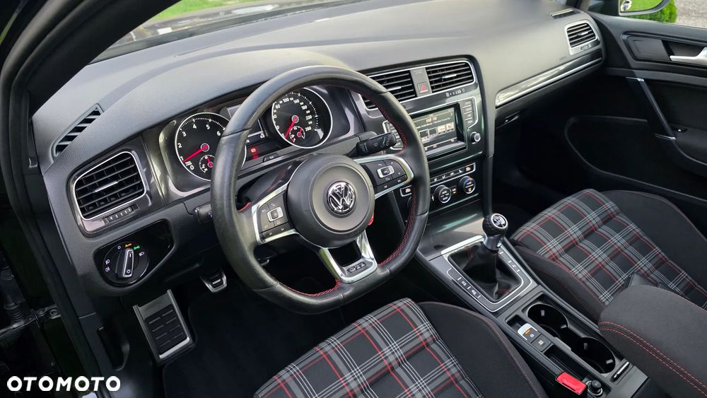 Volkswagen Golf 2.0 TSI BMT GTI - 26