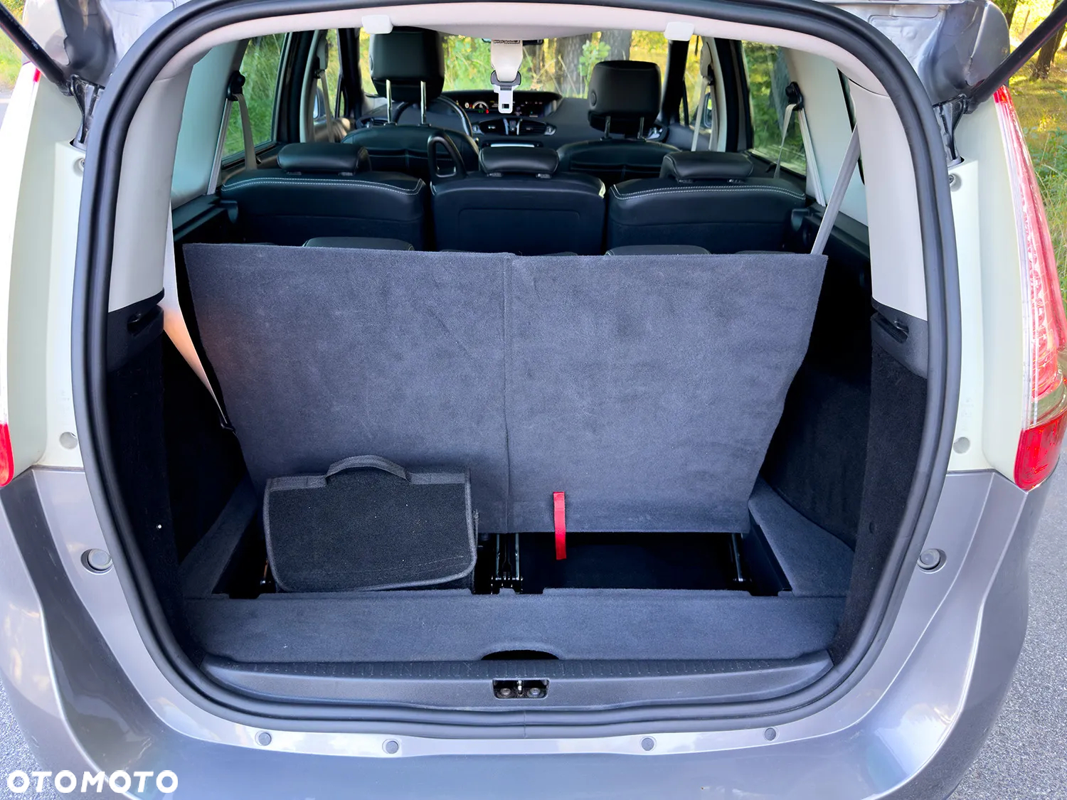 Renault Scenic 1.6 dCi Bose - 27
