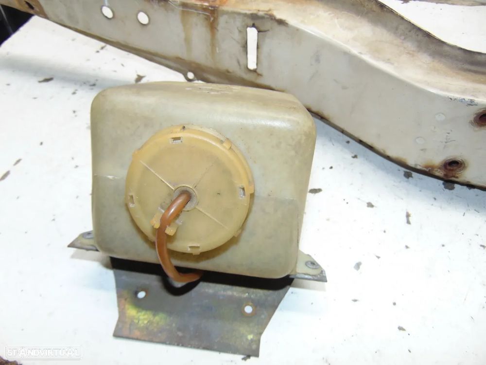 Renault 4F/4L travessa/Depósito água - 11