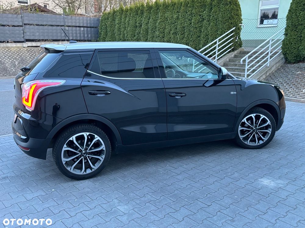 SsangYong/KGM Tivoli e-XGi 160 2WD Black+White - 36