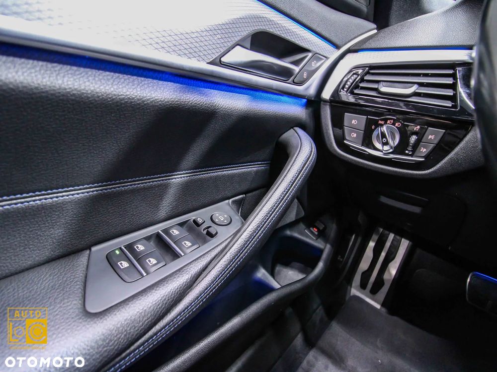 BMW Seria 5 520d M Sport - 32