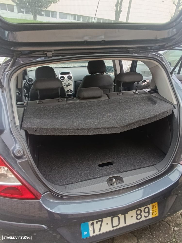 Opel Corsa 1.2 CMON - 3