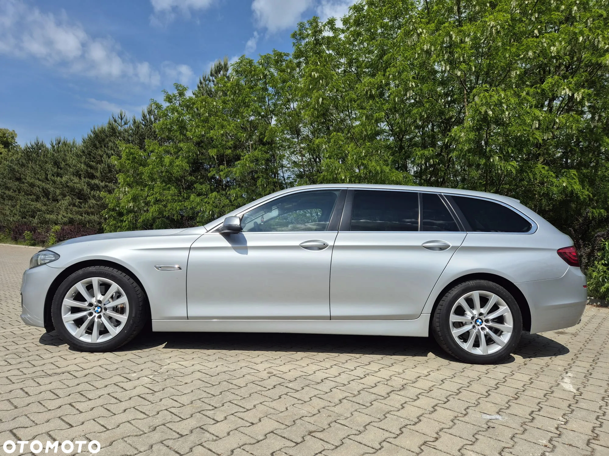 BMW Seria 5 525d xDrive Touring - 10