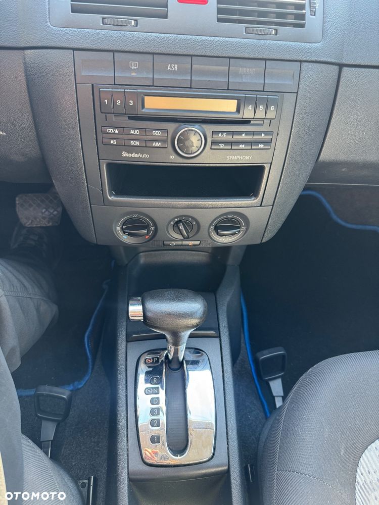Skoda Fabia 1.4 16V Ambiente - 17