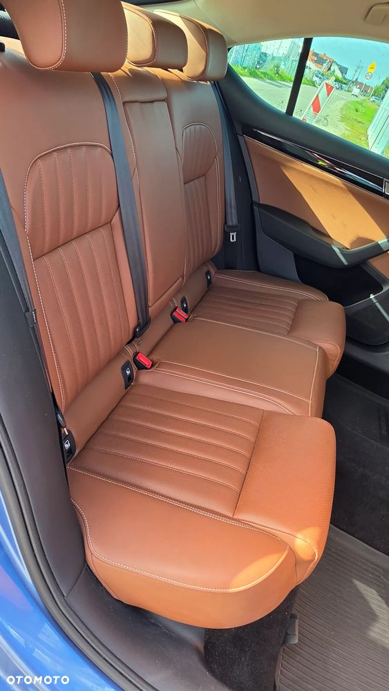 Skoda Superb 2.0 TDI SCR 4x4 L&K DSG - 18