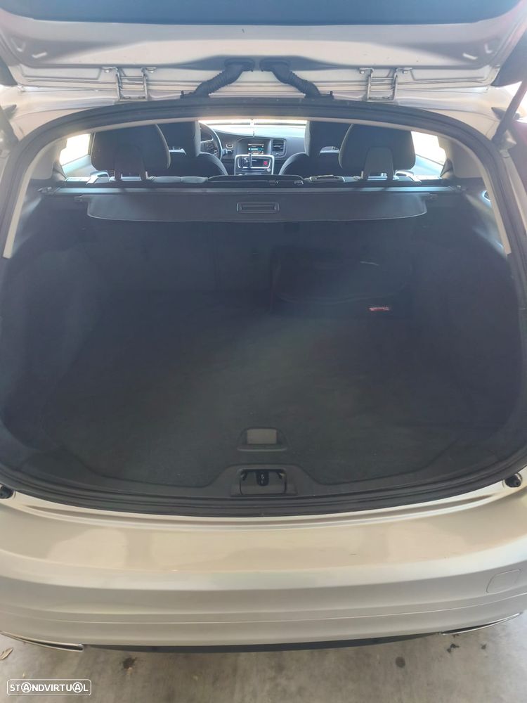 Volvo V60 2.0 D4 Momentum - 11