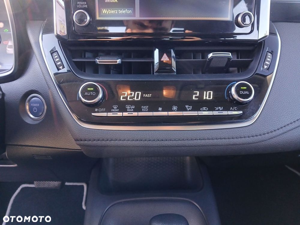 Toyota Corolla 1.8 Hybrid Comfort - 34