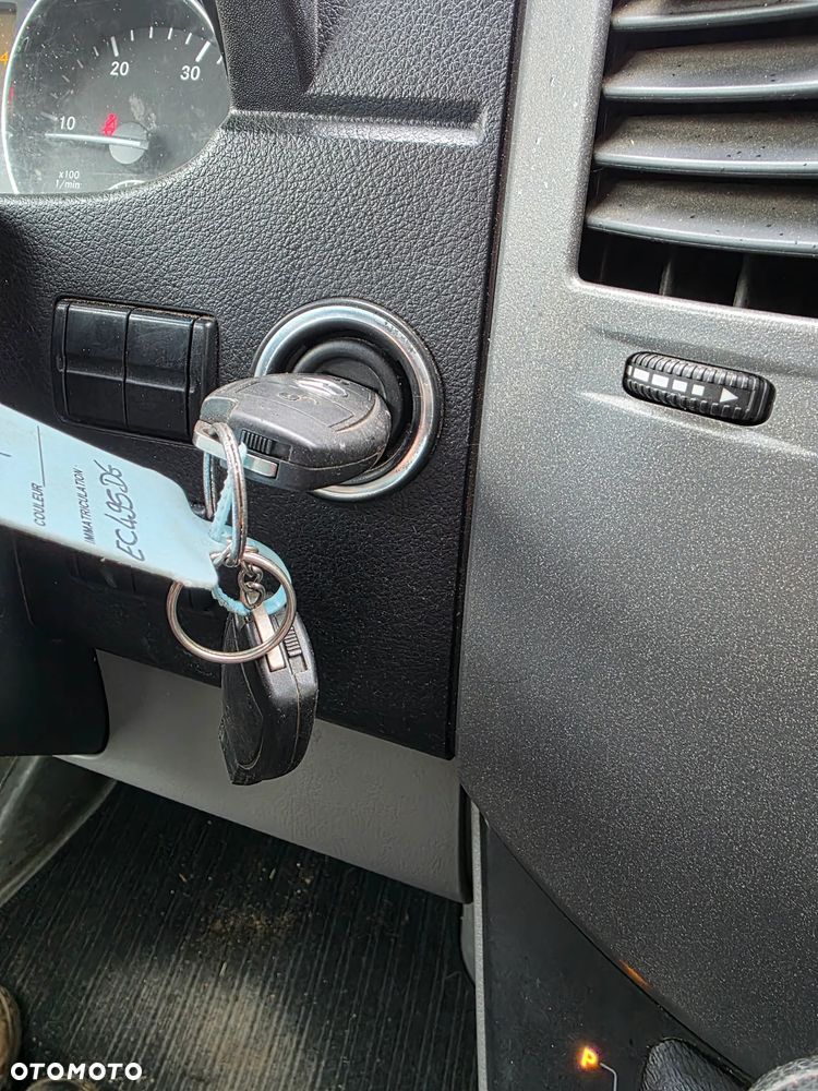 Mercedes-Benz Sprinter - 27