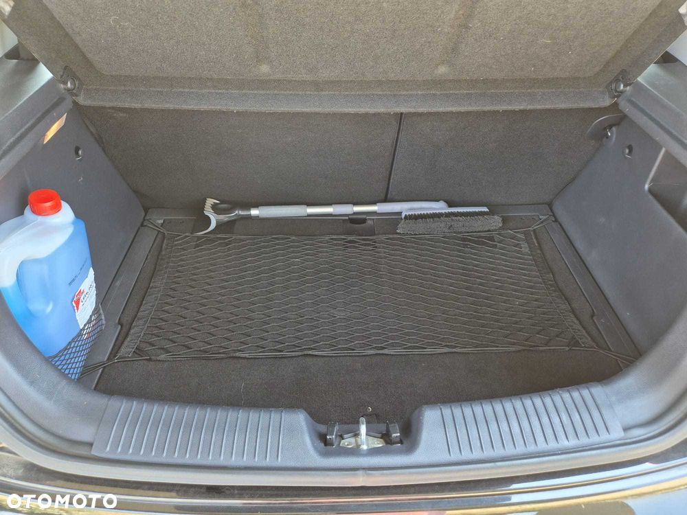 Kia Rio - 7