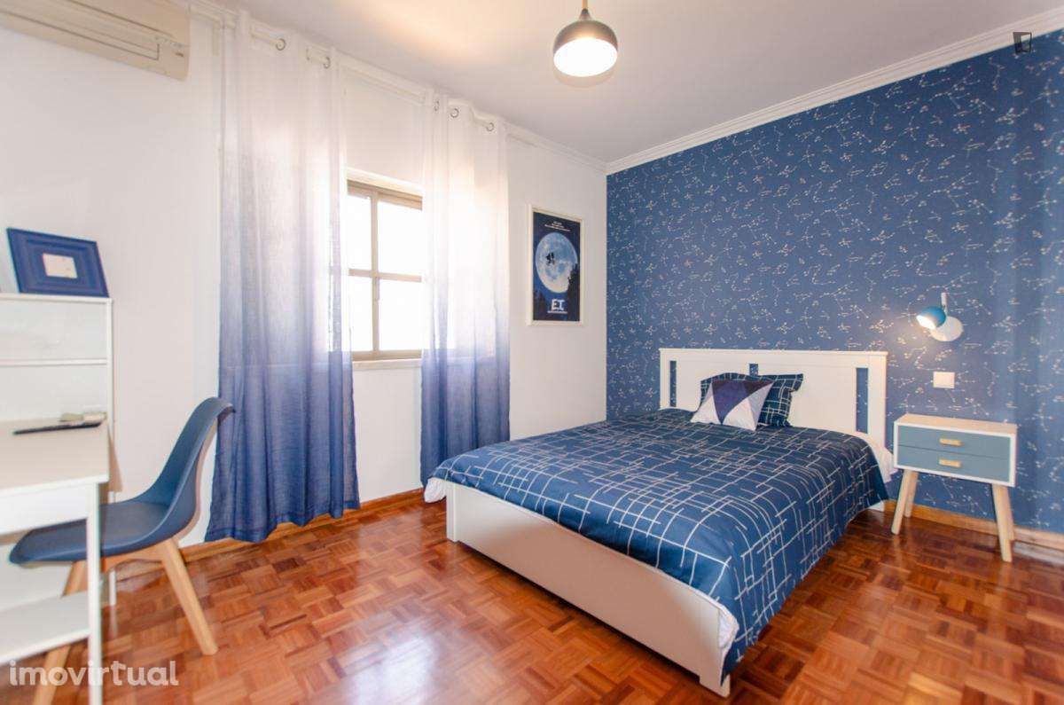 Quarto - localizado em Oeiras Lisbon - Grande imagem: 2/20