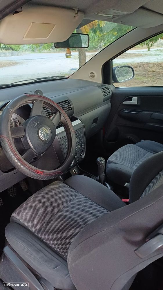 VW Fox - 2