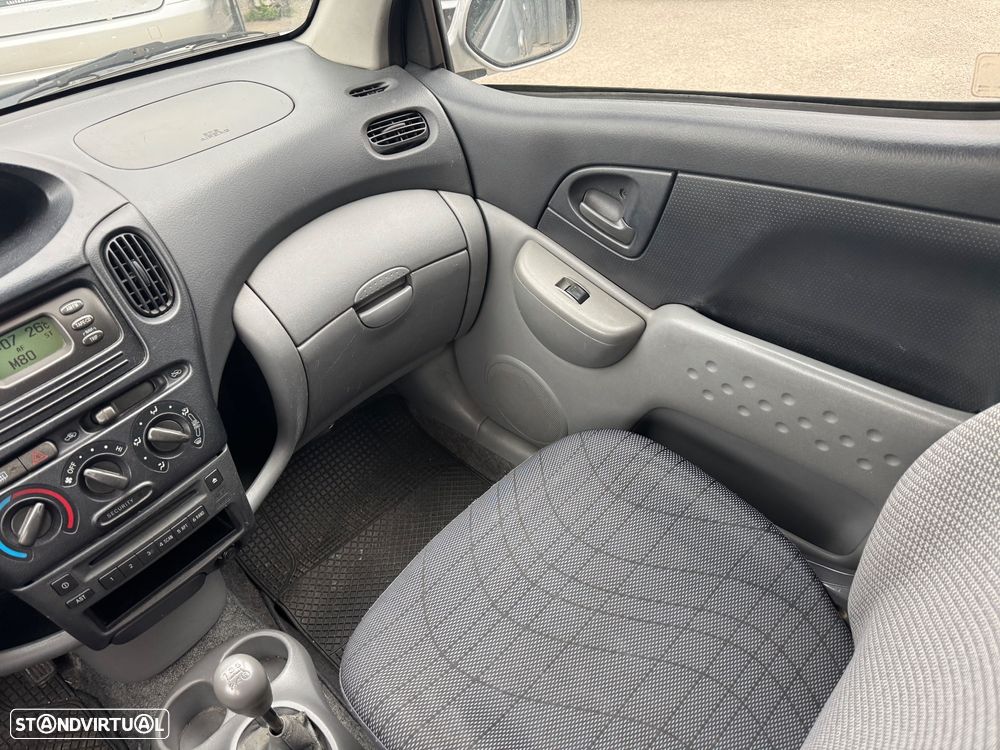 Toyota Yaris Verso 1.4 D-4D Sol - 17