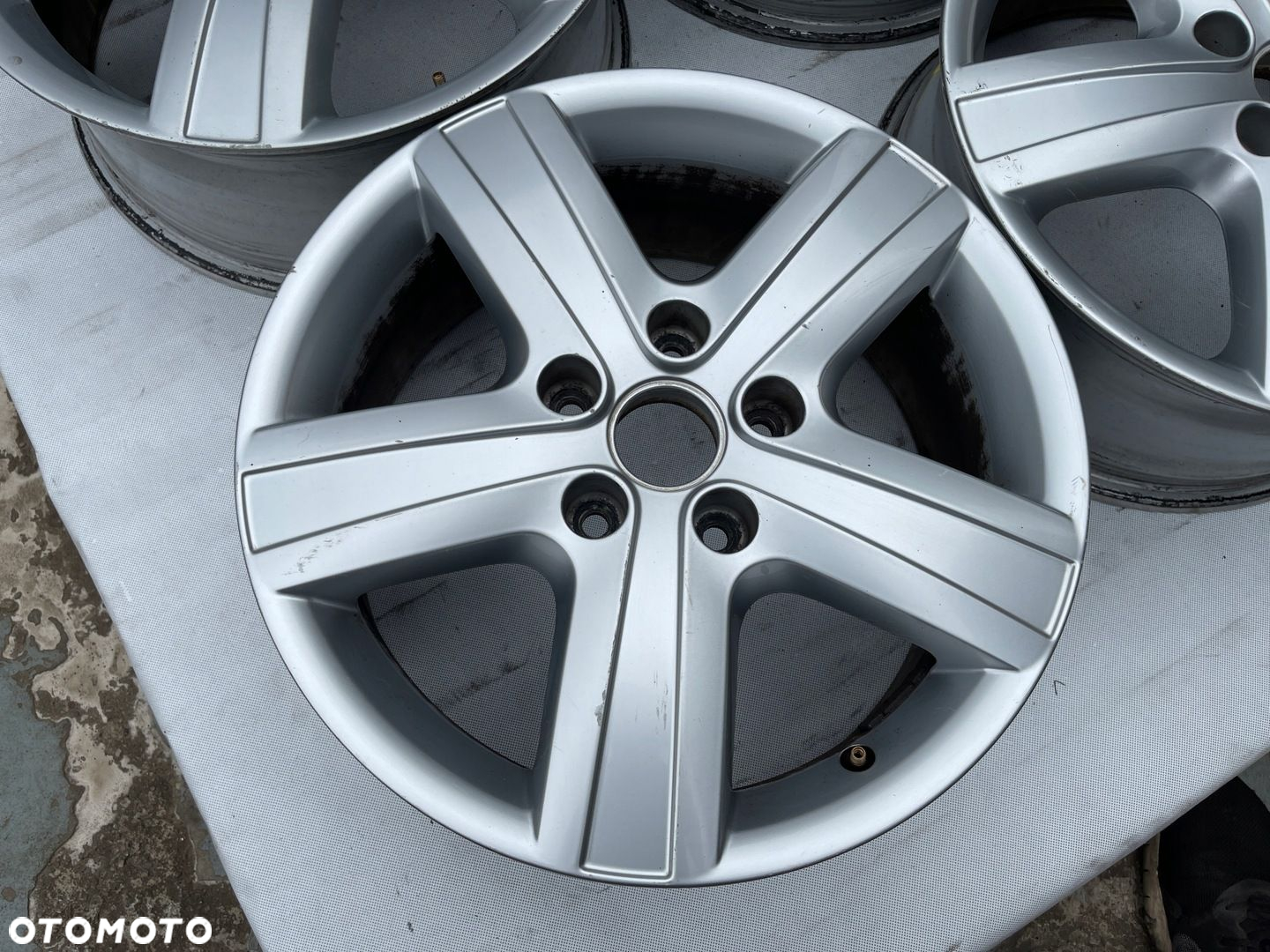 Felgi VW Volkswagen T5 T6 Amarok 7J 17" ET55 365 - 6