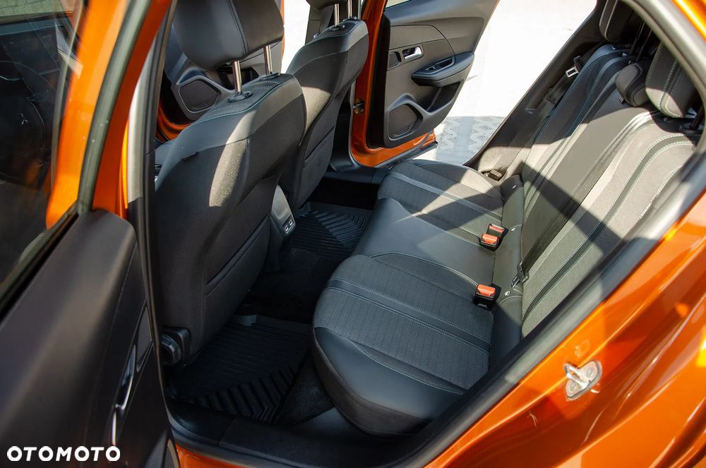 Peugeot 2008 PureTech 100 Allure S&S BVM6 - 15