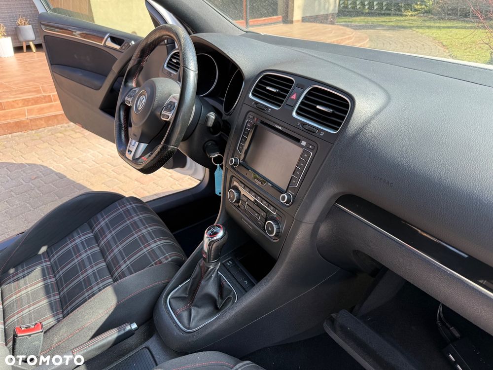 Volkswagen Golf 2.0 GTI adidas - 37