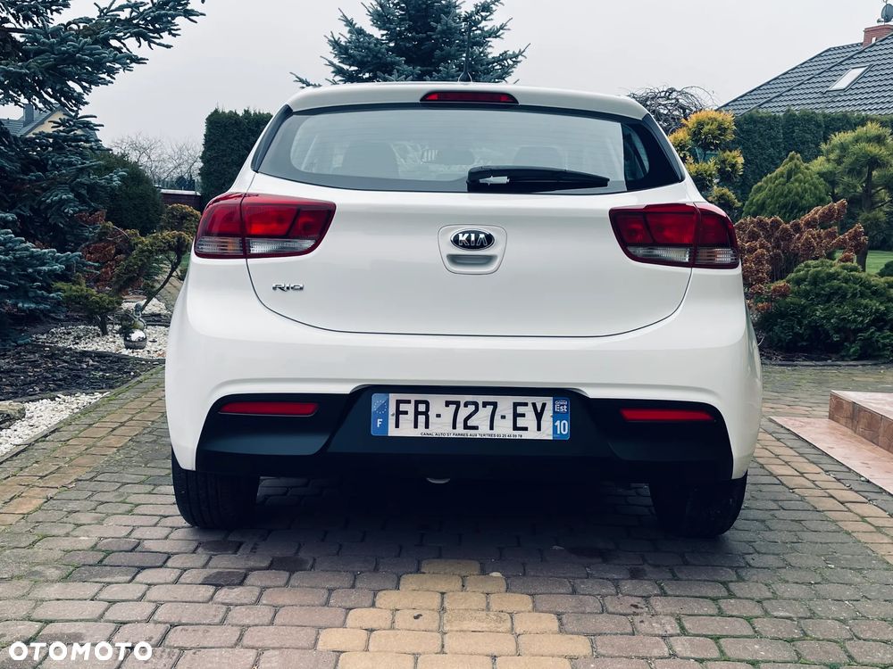 Kia Rio - 5