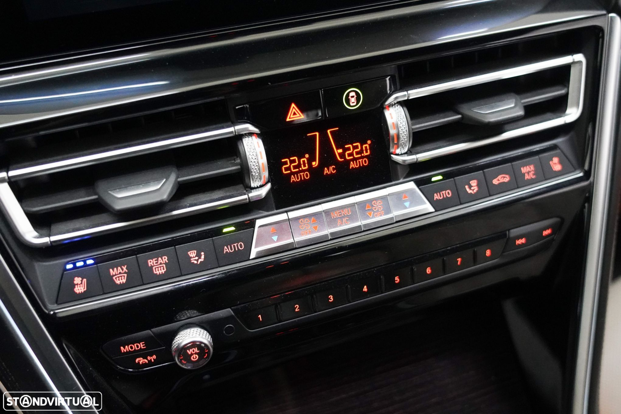 BMW M850i xDrive - 26