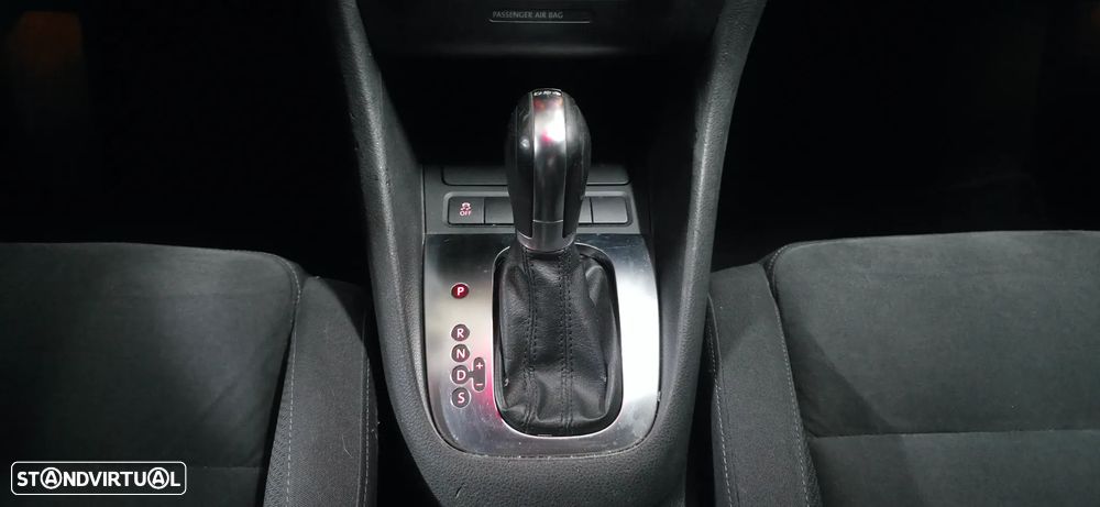 VW Golf 1.6 TDi Highline DSG - 8