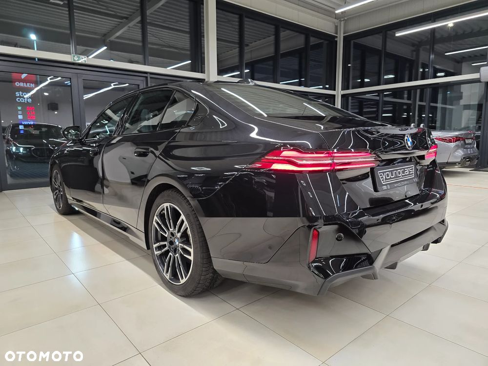 BMW Seria 5 520i mHEV M Sport - 10