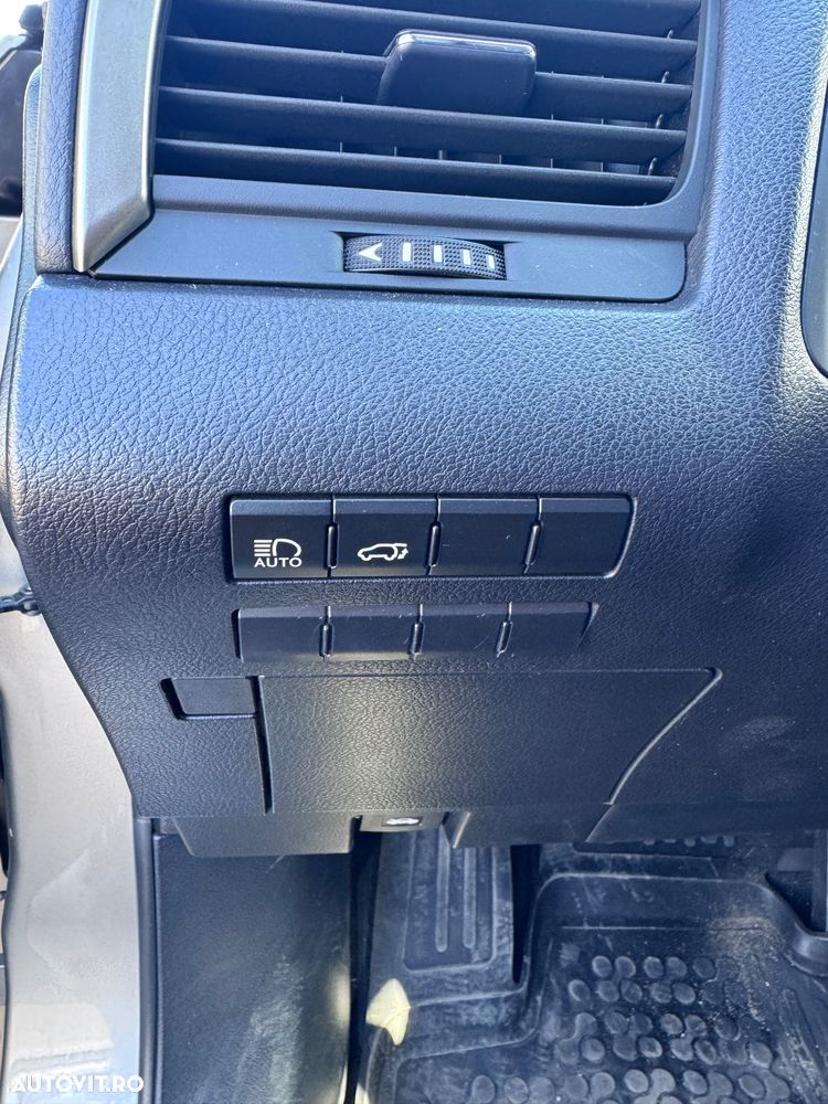 Lexus Seria RX - 9