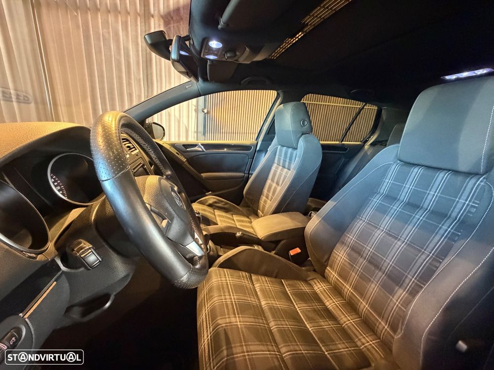 VW Golf 2.0 TDi DPF GTD - 18