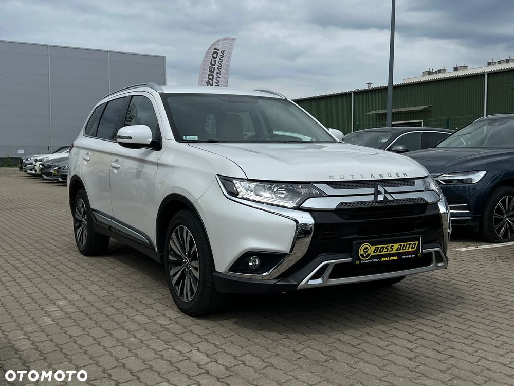 Mitsubishi Outlander - 3