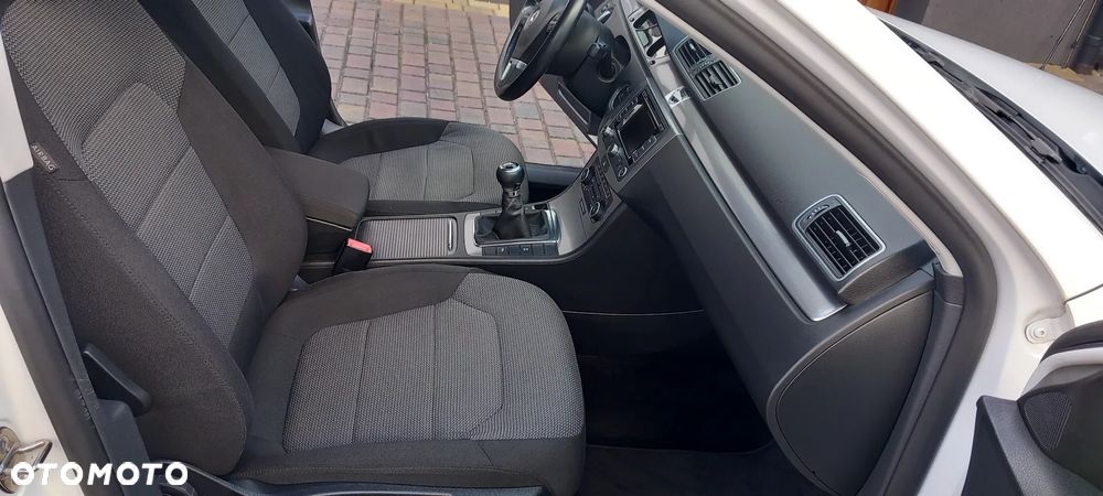 Volkswagen Passat Variant 2.0 TDI 4Motion BlueMotion Technol Highline - 11